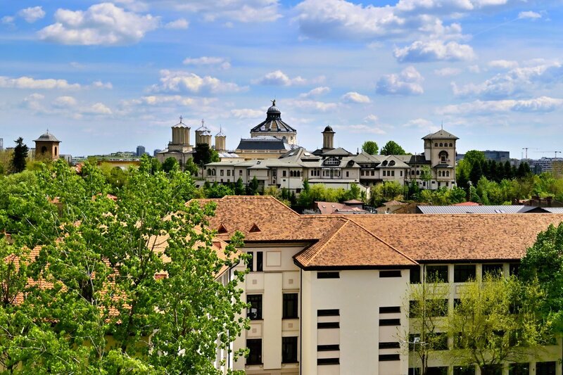 Unirii nr.8, Fantani Centrul Civic, Mitropolie Palatul Parlamentului